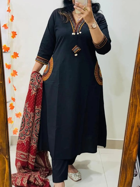 Classic Black Straight Kurta Pant Set with Maroon Printed Dupatta | Elegant Women's Ethnic Wear