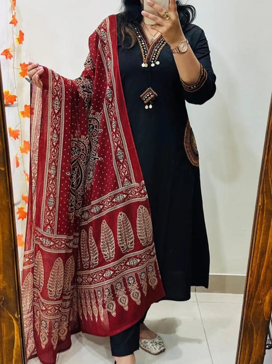 Classic Black Straight Kurta Pant Set with Maroon Printed Dupatta | Elegant Women's Ethnic Wear